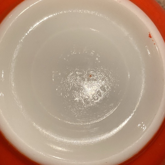 PYREX 1 1/2 qt Mixing bowl Orange - Picture 3 of 3